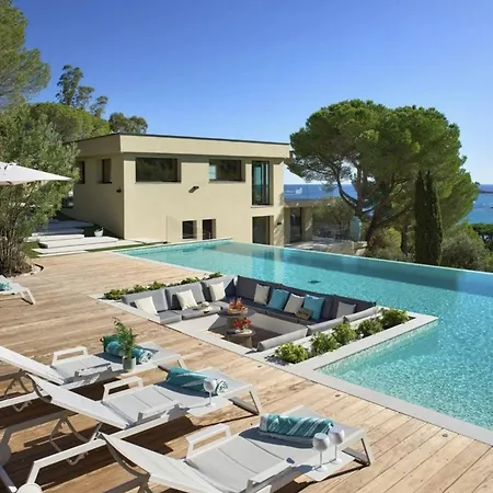 Aarons Villa